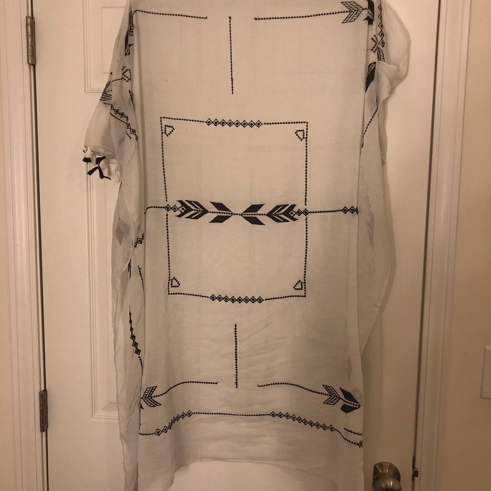 Aztec print black and white scarf